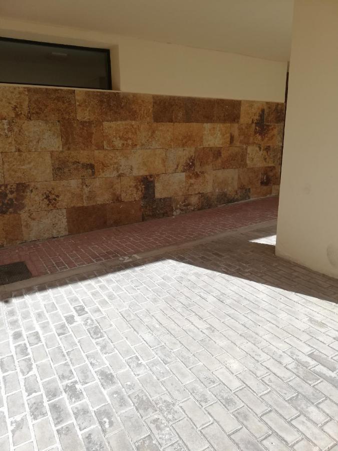 Bajo Con Jardín Propio En Valle Del Golf!! Apartamento