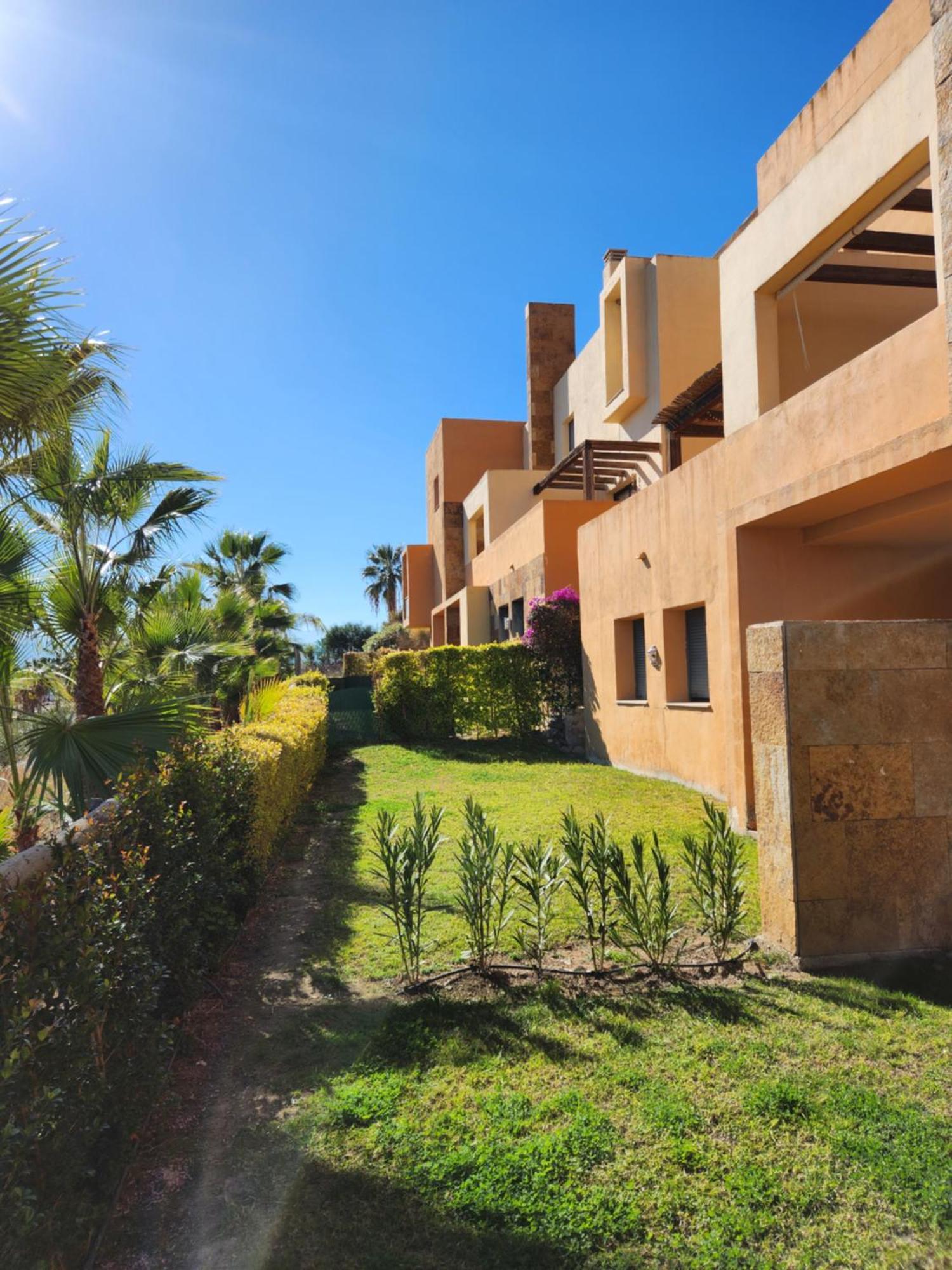 Bajo Con Jardin Propio En Valle Del Golf!! Vera